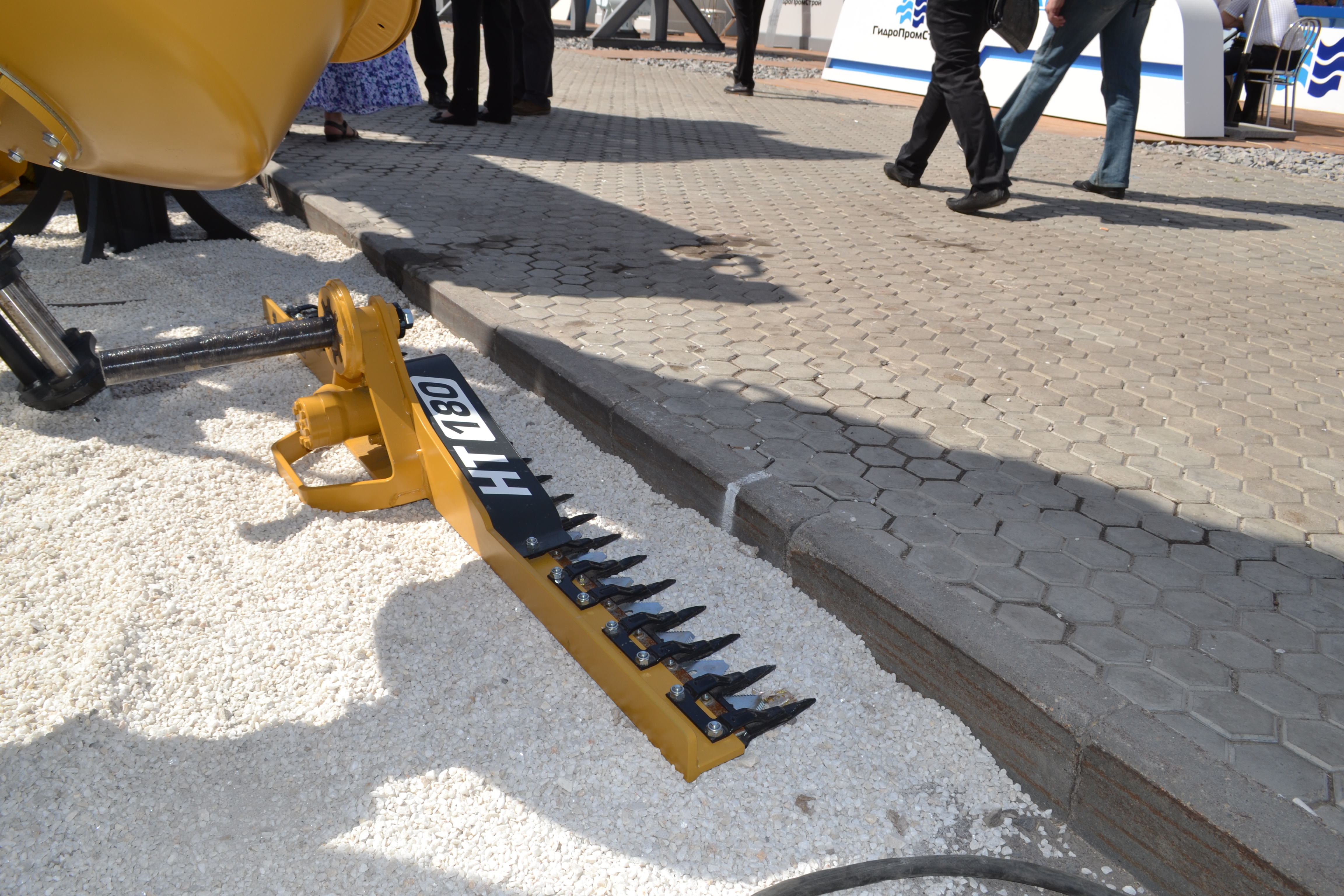Кусторез Delta HT180