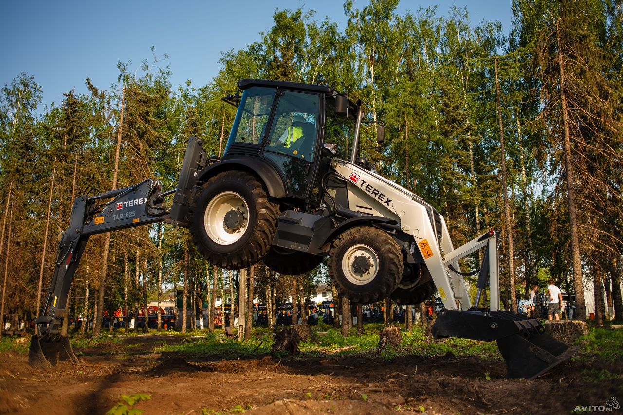 Экскаватор-погрузчик Terex 825